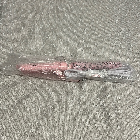 Beachwaver 3B Waver (Pink Catwalk) - Triple Barrel Ceramic Hair Waver for Waves - Picture 4 of 8